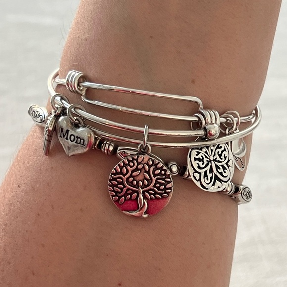 EARTH ANGEL MOM TREE OF LIFE EXPANDABLE CHARM BRACELET - silver tone - Picture 5 of 5